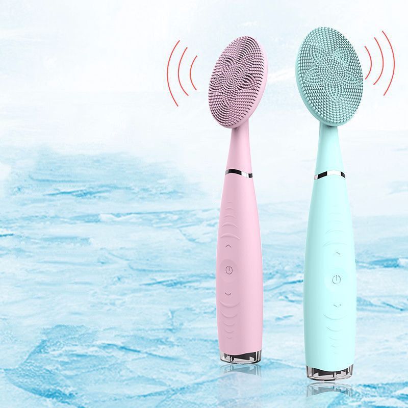Portable electric silicone facial cleansing brush for deep pore cleaning