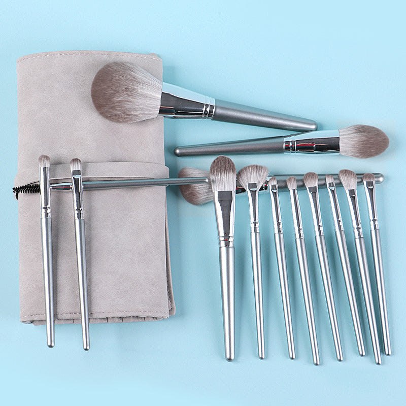 14-piece wooden handle makeup brush set with soft synthetic fibers and brush bag