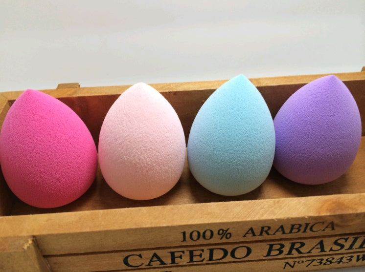 Natural drop-shaped makeup sponge powder puff in soft sponge material