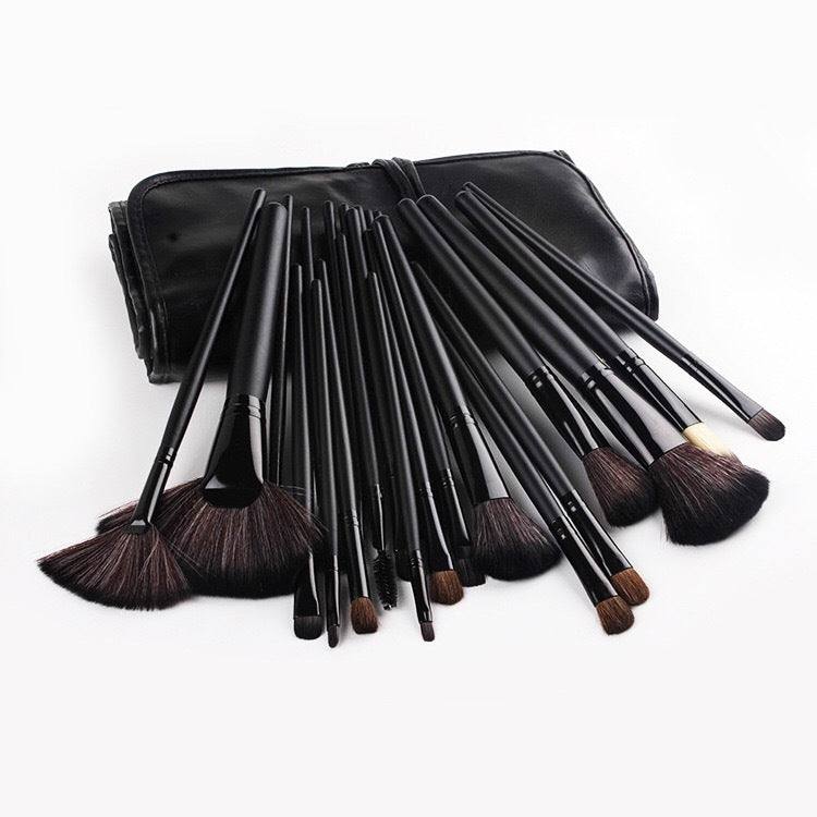24-piece makeup brush set with animal hair and nylon bristles in wooden or black handles with PU bag