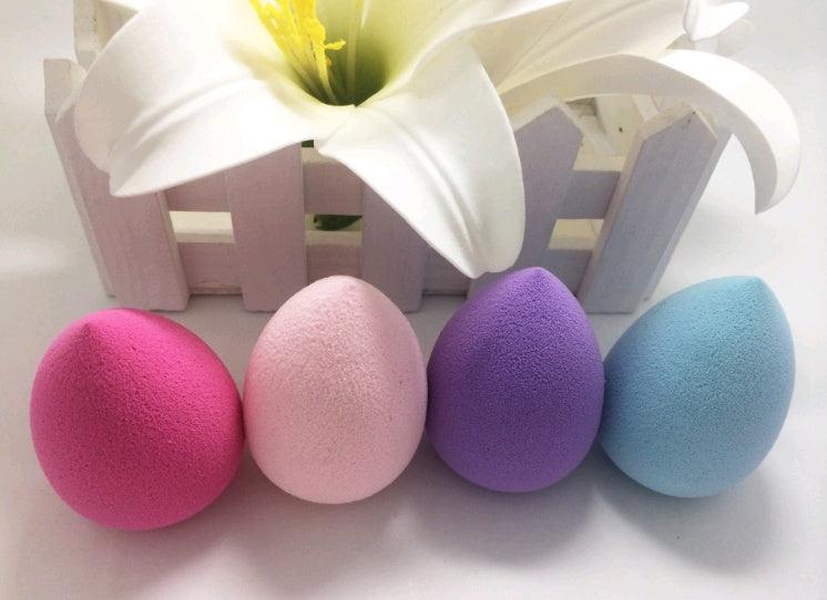 Natural drop-shaped makeup sponge powder puff in soft sponge material