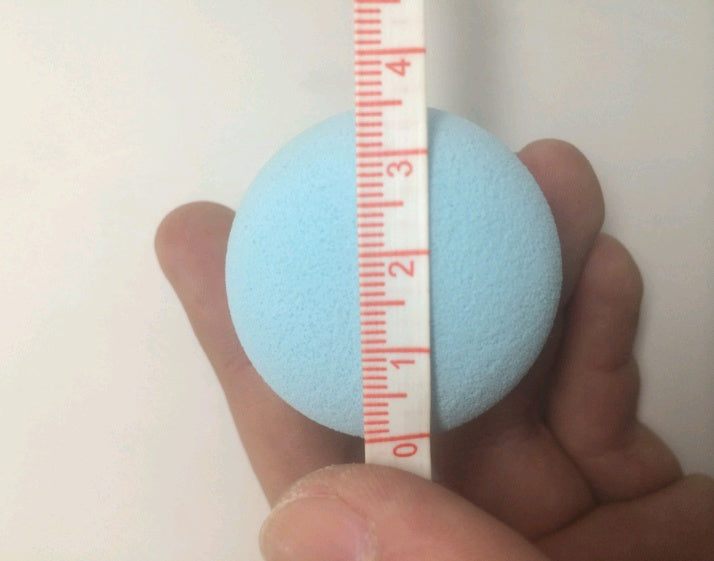 Natural drop-shaped makeup sponge powder puff in soft sponge material
