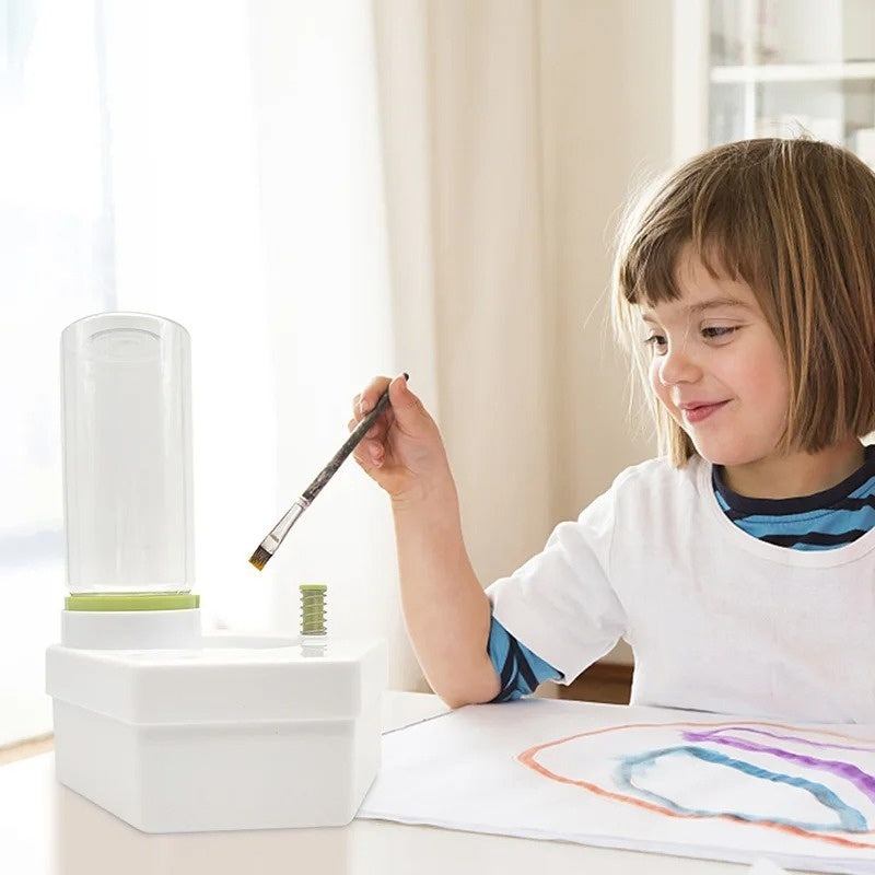 Hexagonal circulation pen cleaner brush in white and transparent plastic